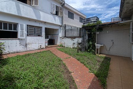 Casa à venda com 212m², 4 quartos e 4 vagasQuintal
