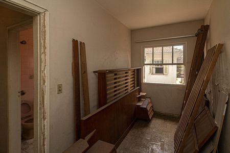 Casa à venda com 212m², 4 quartos e 4 vagasQuarto de Serviço