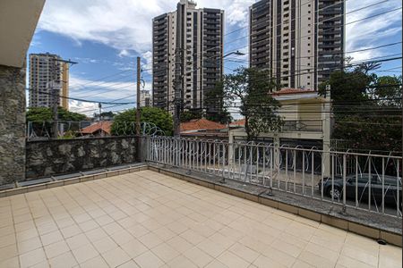 Casa à venda com 212m², 4 quartos e 4 vagasTerraço