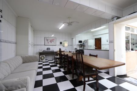 Casa à venda com 189m², 3 quartos e 4 vagas Área Comum - Copa/Salão