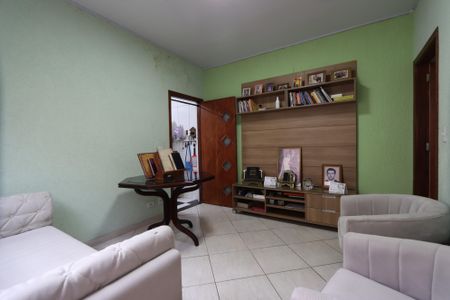 Casa à venda com 189m², 3 quartos e 4 vagasSala