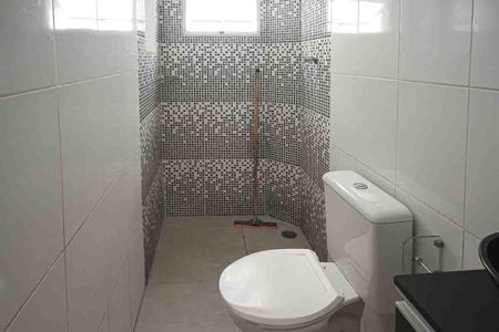 Casa à venda com 75m², 3 quartos e 1 vaga Casa à venda com 75m², 3 quartos e 1 vagaBanheiro