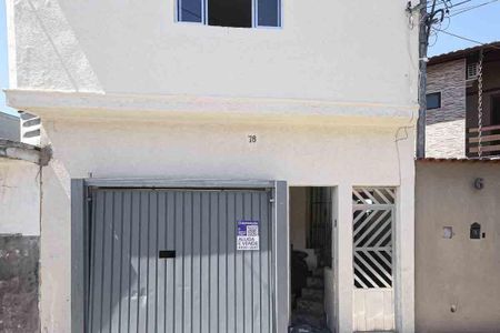 Casa à venda com 75m², 3 quartos e 1 vaga Casa à venda com 75m², 3 quartos e 1 vagaFachada