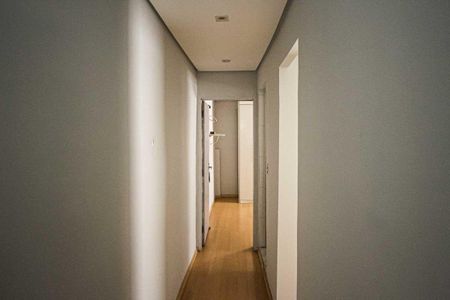Casa à venda com 75m², 3 quartos e 1 vaga Casa à venda com 75m², 3 quartos e 1 vagaCorredor