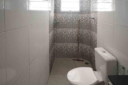 Casa à venda com 75m², 3 quartos e 1 vaga Casa à venda com 75m², 3 quartos e 1 vagaBanheiro