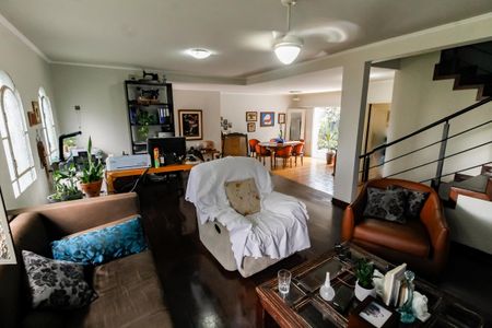 Casa à venda com 227m², 3 quartos e 4 vagasSala