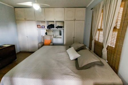 Casa à venda com 227m², 3 quartos e 4 vagasSuíte 1 - armários