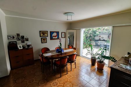 Casa à venda com 227m², 3 quartos e 4 vagasDetalhe Sala