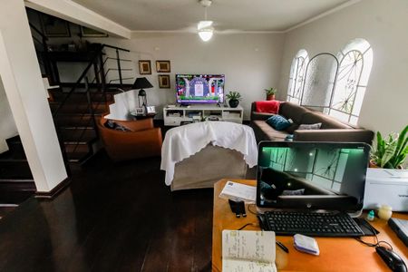 Casa à venda com 227m², 3 quartos e 4 vagasSala