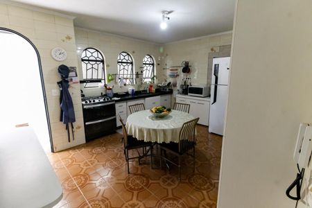 Casa à venda com 227m², 3 quartos e 4 vagasCozinha - Armários