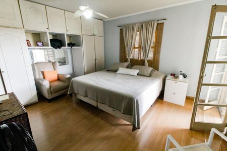 Casa à venda com 227m², 3 quartos e 4 vagasSuíte 1