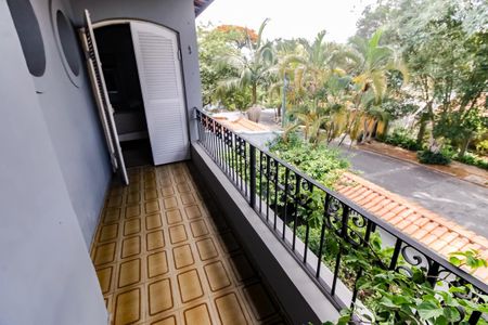 Casa à venda com 227m², 3 quartos e 4 vagasVaranda - Suíte 1