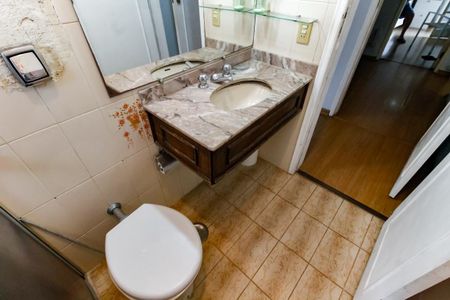 Casa à venda com 227m², 3 quartos e 4 vagasBanheiro da Suíte 2