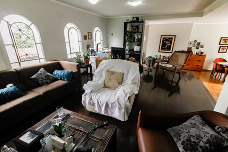 Casa à venda com 227m², 3 quartos e 4 vagasSala