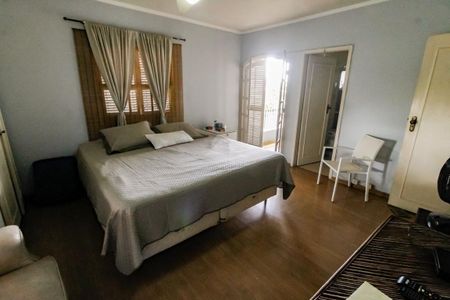 Casa à venda com 227m², 3 quartos e 4 vagasSuíte 1