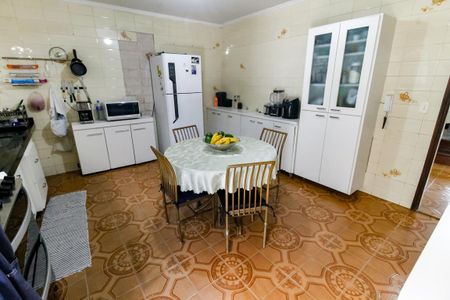 Casa à venda com 227m², 3 quartos e 4 vagasCozinha - Armários