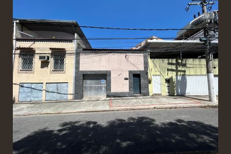 Casa à venda com 150m², 4 quartos e 10 vagasFachada
