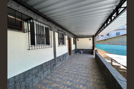 Casa à venda com 150m², 4 quartos e 10 vagasVaranda