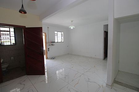 Casa à venda com 150m², 4 quartos e 10 vagasSala