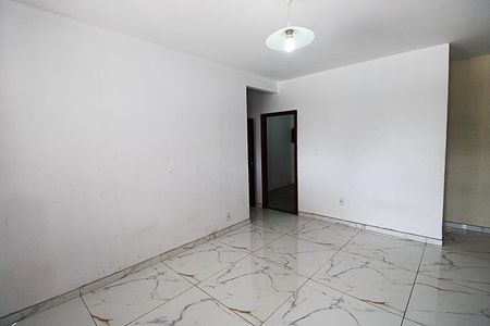 Casa à venda com 150m², 4 quartos e 10 vagasSala