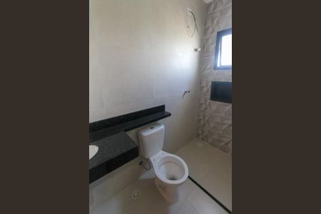 Casa à venda com 131m², 3 quartos e 4 vagasBanheiro do Quarto 1