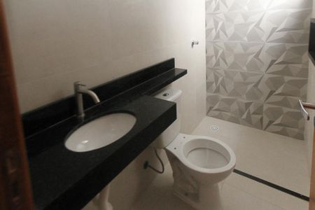 Casa à venda com 131m², 3 quartos e 4 vagasBanheiro do Quarto 2