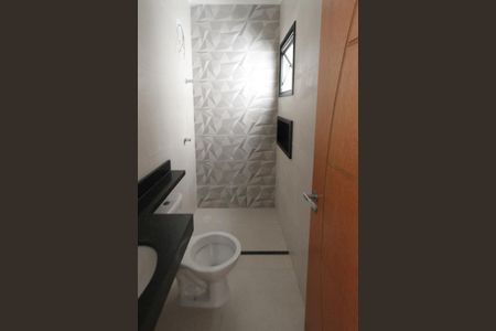 Casa à venda com 131m², 3 quartos e 4 vagasBanheiro do Quarto 2