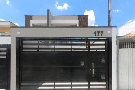 Casa à venda com 131m², 3 quartos e 4 vagasFachada