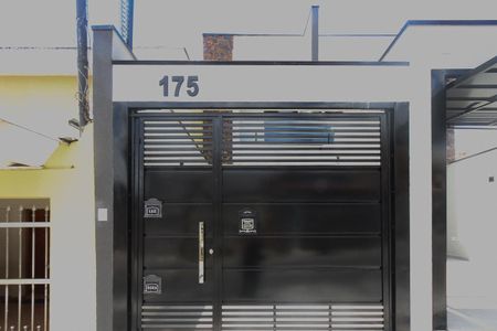 Casa à venda com 92m², 3 quartos e 2 vagasFachada