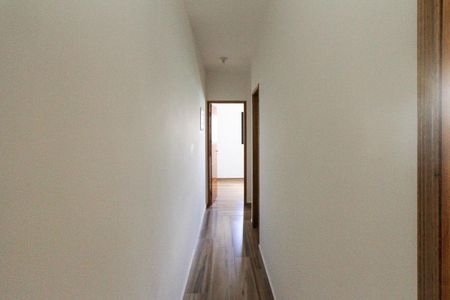 Casa à venda com 92m², 3 quartos e 2 vagasCorredor