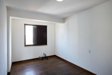 Apartamento à venda com 320m², 4 quartos e 2 vagasQuarto 4