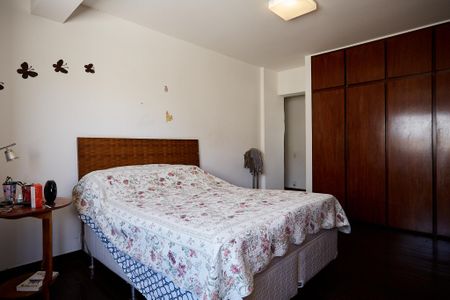 Apartamento à venda com 320m², 4 quartos e 2 vagasQuarto