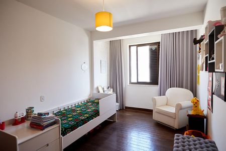 Apartamento à venda com 320m², 4 quartos e 2 vagasQuarto 2