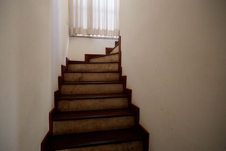 Apartamento à venda com 320m², 4 quartos e 2 vagasEscada