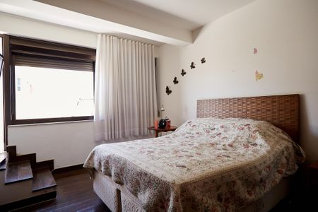 Apartamento à venda com 320m², 4 quartos e 2 vagasQuarto