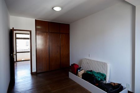 Apartamento à venda com 320m², 4 quartos e 2 vagasQuarto 3