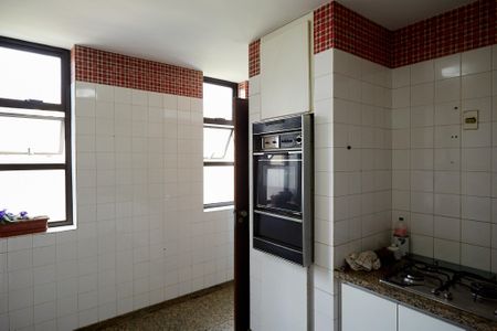 Apartamento à venda com 320m², 4 quartos e 2 vagasCozinha