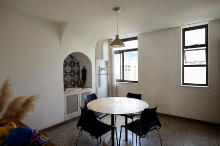 Apartamento à venda com 320m², 4 quartos e 2 vagasSala