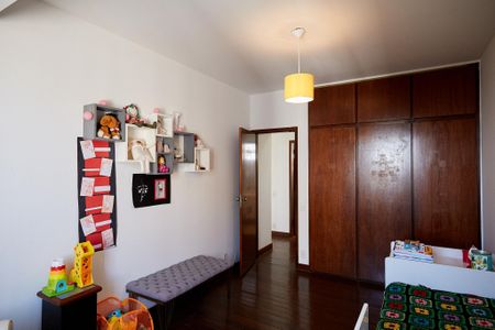 Apartamento à venda com 320m², 4 quartos e 2 vagasQuarto 2