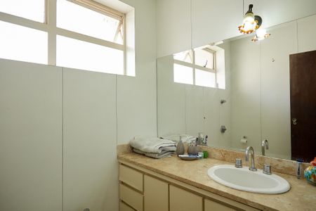 Apartamento à venda com 320m², 4 quartos e 2 vagasBanheiro