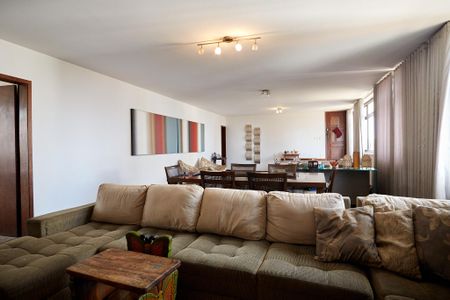 Apartamento à venda com 320m², 4 quartos e 2 vagasSala