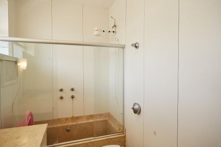 Apartamento à venda com 320m², 4 quartos e 2 vagasBanheiro