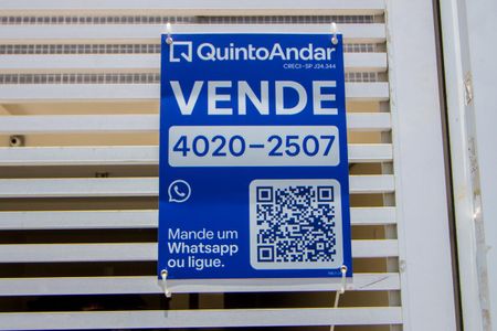 Apartamento à venda com 152m², 3 quartos e 2 vagas Apartamento à venda com 152m², 3 quartos e 2 vagasPlaquinha instalada na fachada
