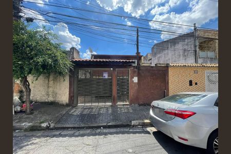 Casa à venda com 200m², 2 quartos e 3 vagas Casa à venda com 200m², 2 quartos e 3 vagasFachada+Placa