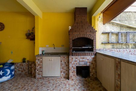 Casa à venda com 200m², 2 quartos e 3 vagas Casa à venda com 200m², 2 quartos e 3 vagasChurrasqueira