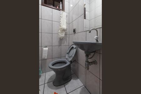 Casa à venda com 200m², 2 quartos e 3 vagas Casa à venda com 200m², 2 quartos e 3 vagasLavabo