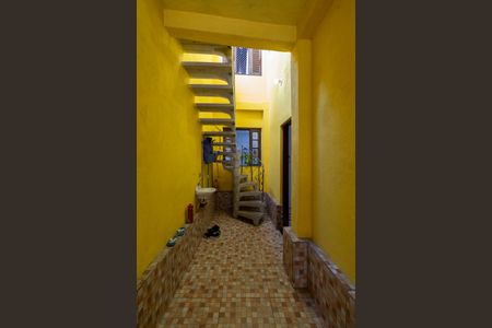 Casa à venda com 200m², 2 quartos e 3 vagas Casa à venda com 200m², 2 quartos e 3 vagasCorredor