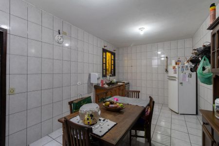 Casa à venda com 200m², 2 quartos e 3 vagas Casa à venda com 200m², 2 quartos e 3 vagasCozinha