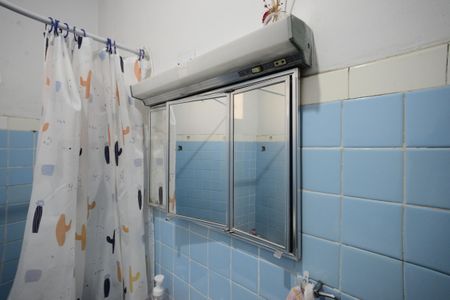 Casa à venda com 102m², 3 quartos e 1 vagaBanheiro