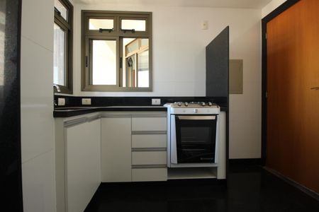 Apartamento à venda com 170m², 4 quartos e 3 vagasCozinha